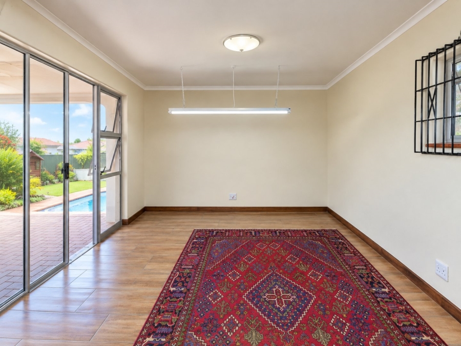 3 Bedroom Property for Sale in Dawnview Gauteng