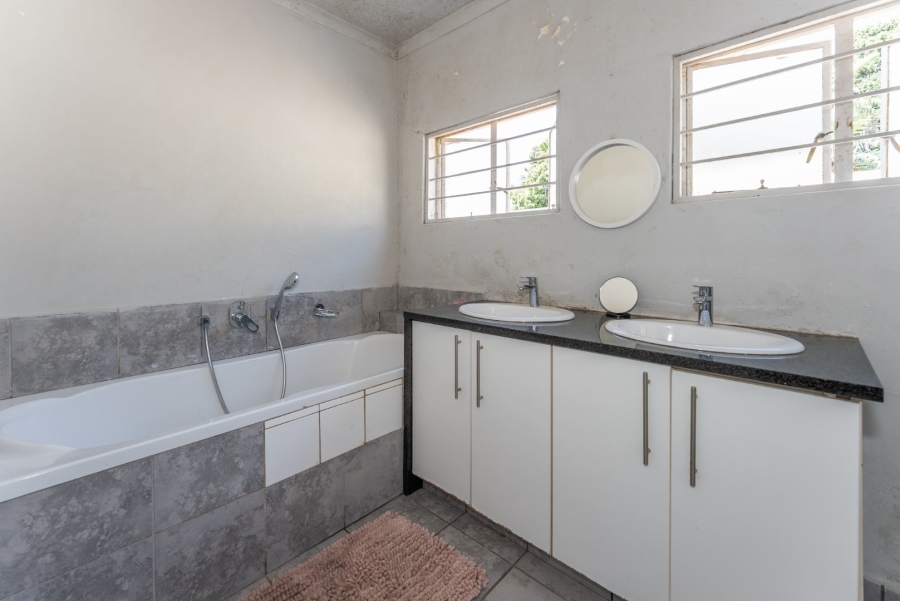 3 Bedroom Property for Sale in Sydenham Gauteng