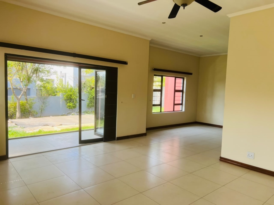3 Bedroom Property for Sale in Greenstone Hill Gauteng