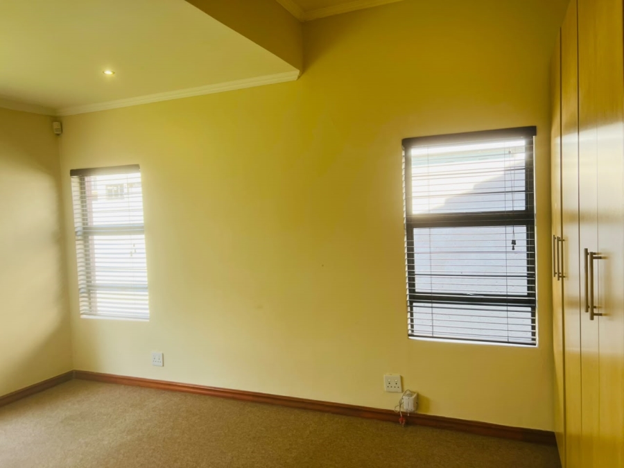 3 Bedroom Property for Sale in Greenstone Hill Gauteng