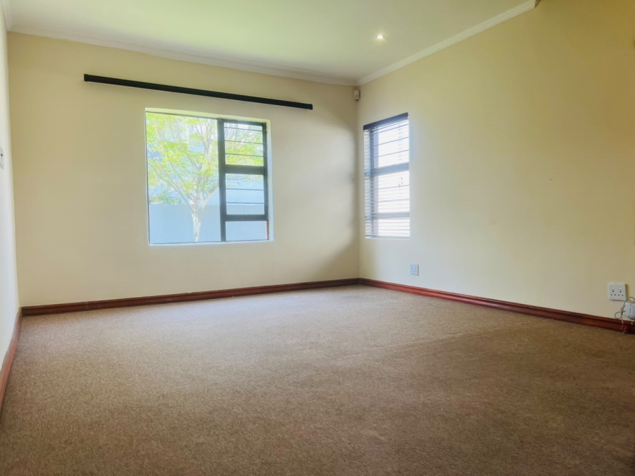 3 Bedroom Property for Sale in Greenstone Hill Gauteng