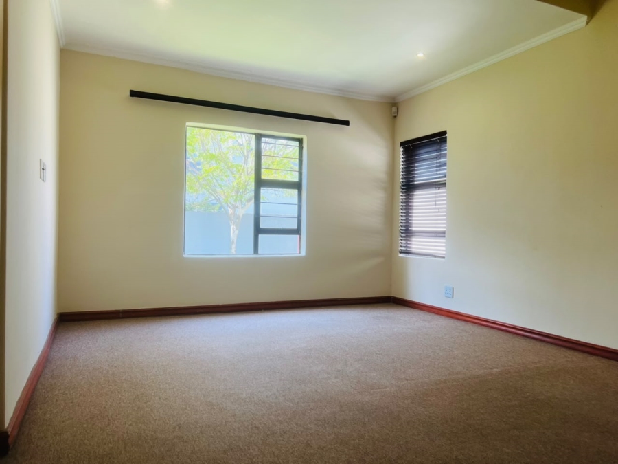 3 Bedroom Property for Sale in Greenstone Hill Gauteng