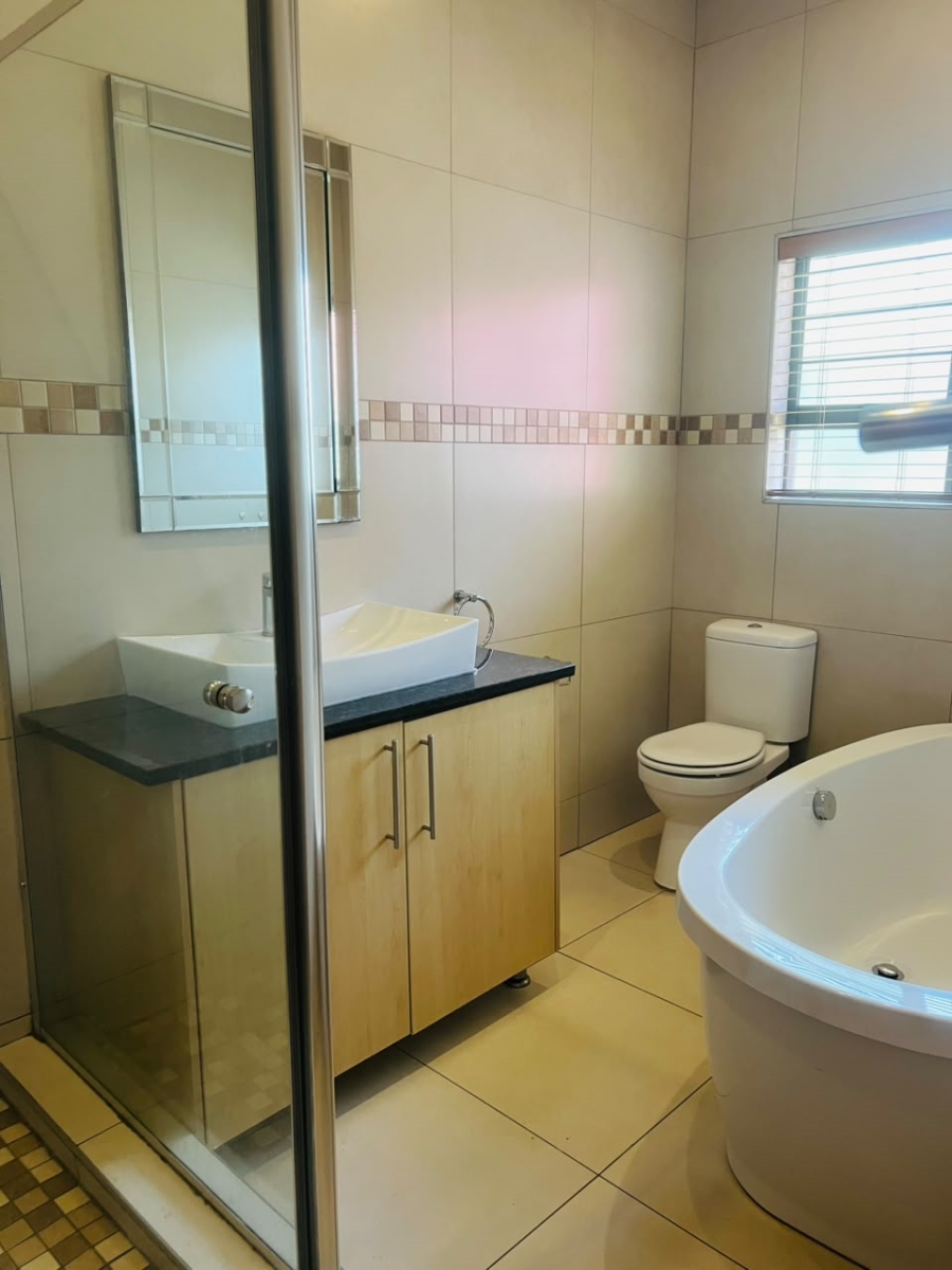 3 Bedroom Property for Sale in Greenstone Hill Gauteng