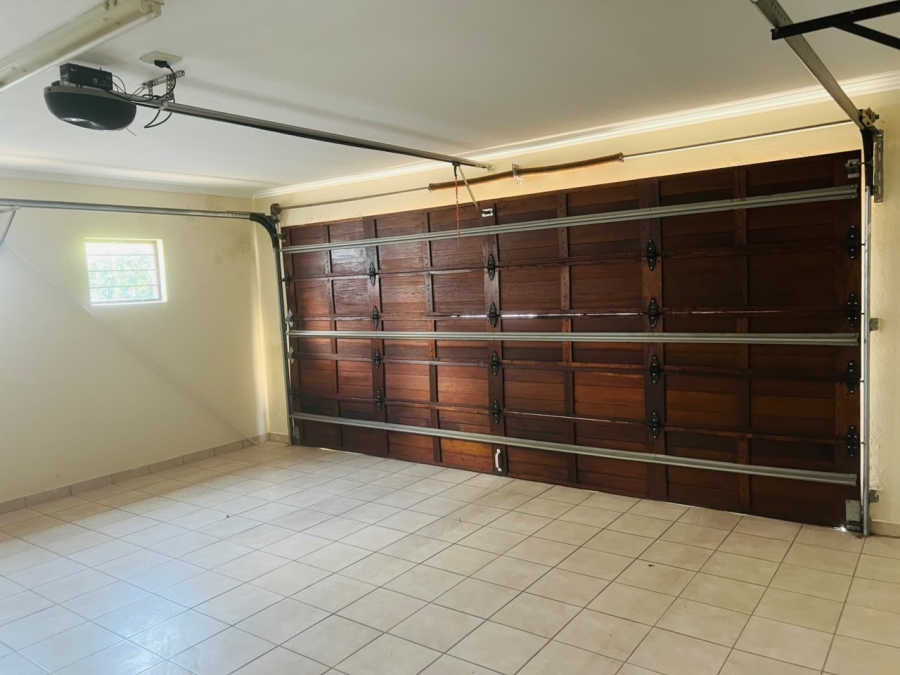 3 Bedroom Property for Sale in Greenstone Hill Gauteng