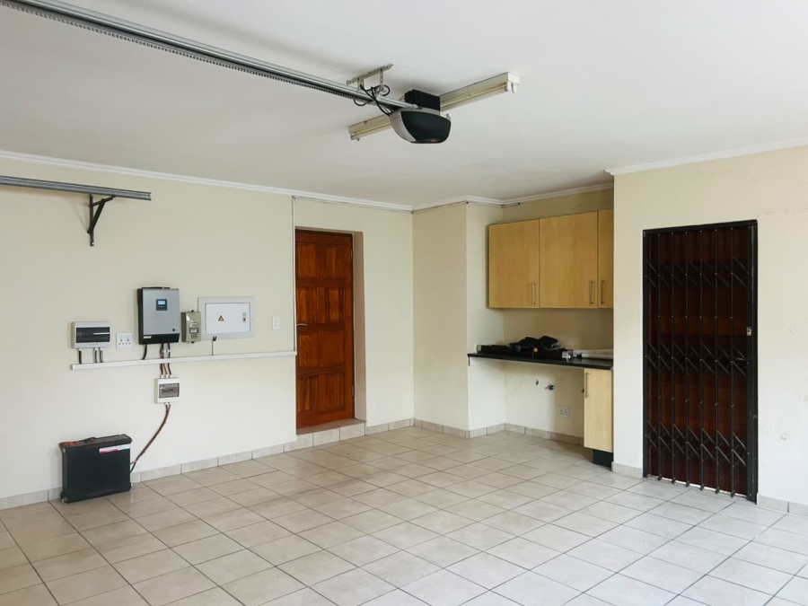 3 Bedroom Property for Sale in Greenstone Hill Gauteng