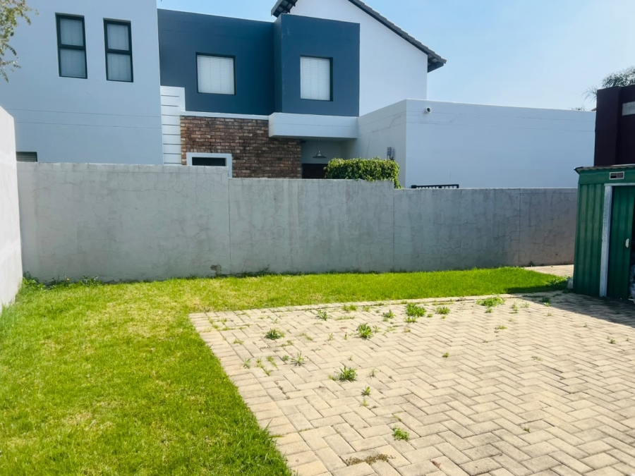 3 Bedroom Property for Sale in Greenstone Hill Gauteng