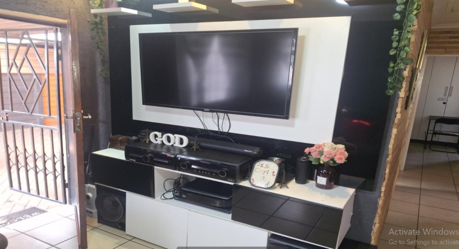 3 Bedroom Property for Sale in Sky City Gauteng