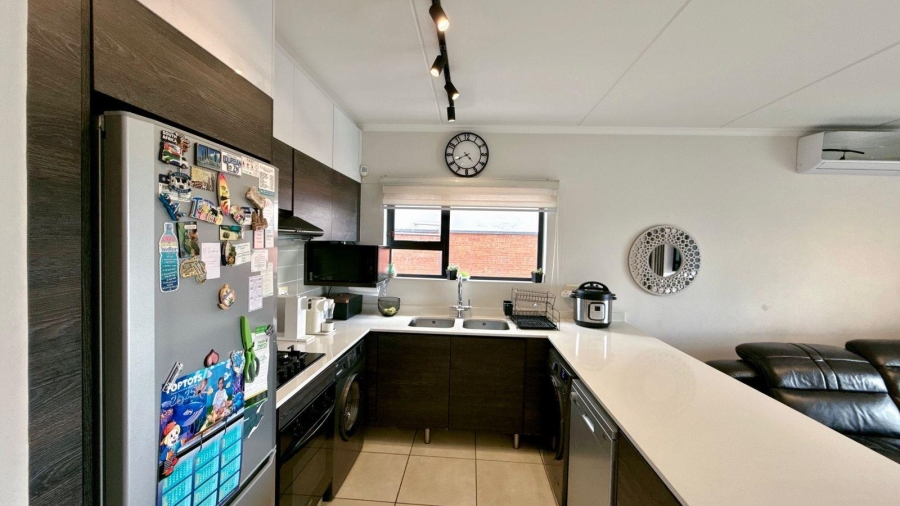 2 Bedroom Property for Sale in Oakdene Gauteng