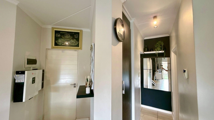 2 Bedroom Property for Sale in Oakdene Gauteng