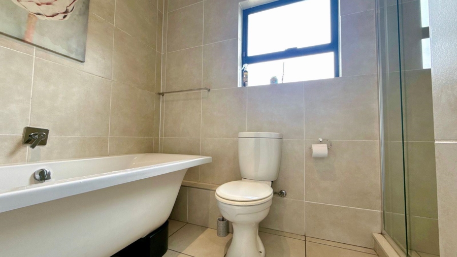 2 Bedroom Property for Sale in Oakdene Gauteng