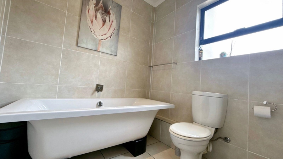 2 Bedroom Property for Sale in Oakdene Gauteng