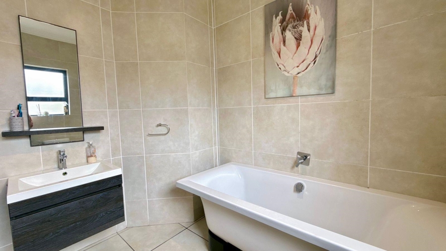 2 Bedroom Property for Sale in Oakdene Gauteng