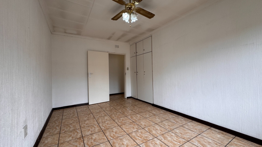 2 Bedroom Property for Sale in Three Rivers Proper Gauteng