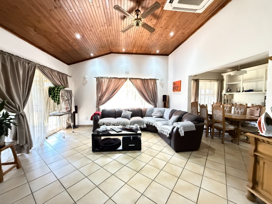 4 Bedroom Property for Sale in Queenswood Gauteng