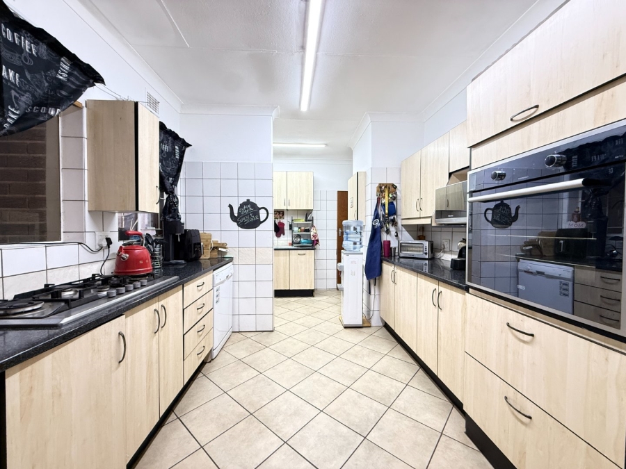 4 Bedroom Property for Sale in Queenswood Gauteng