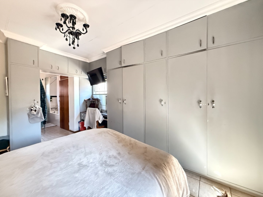 4 Bedroom Property for Sale in Queenswood Gauteng