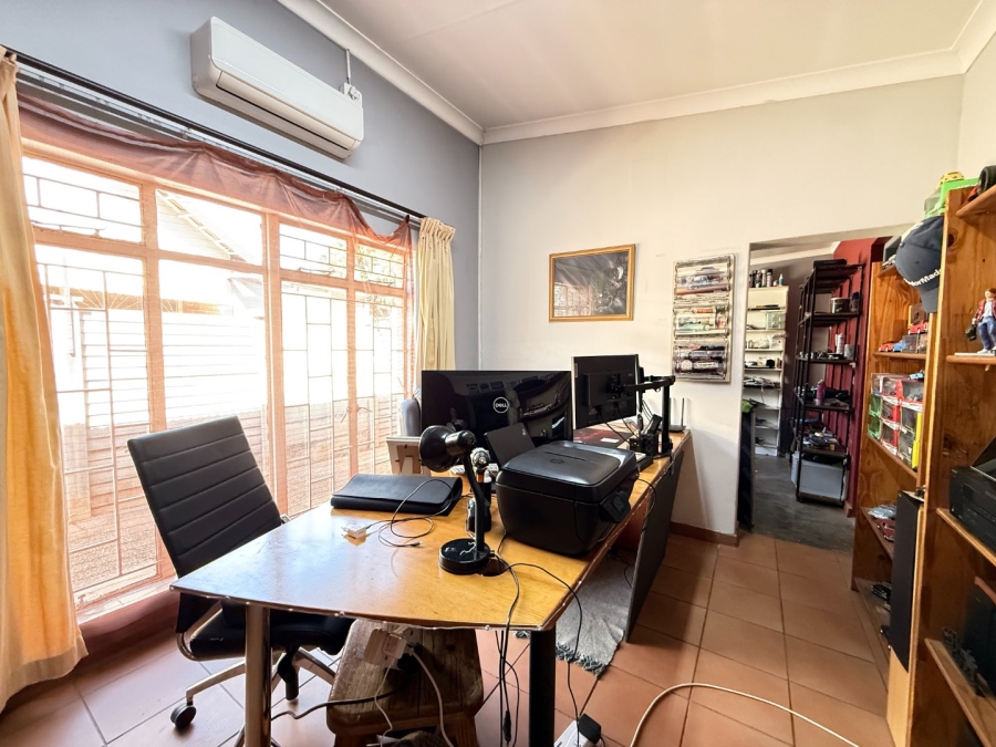 4 Bedroom Property for Sale in Queenswood Gauteng