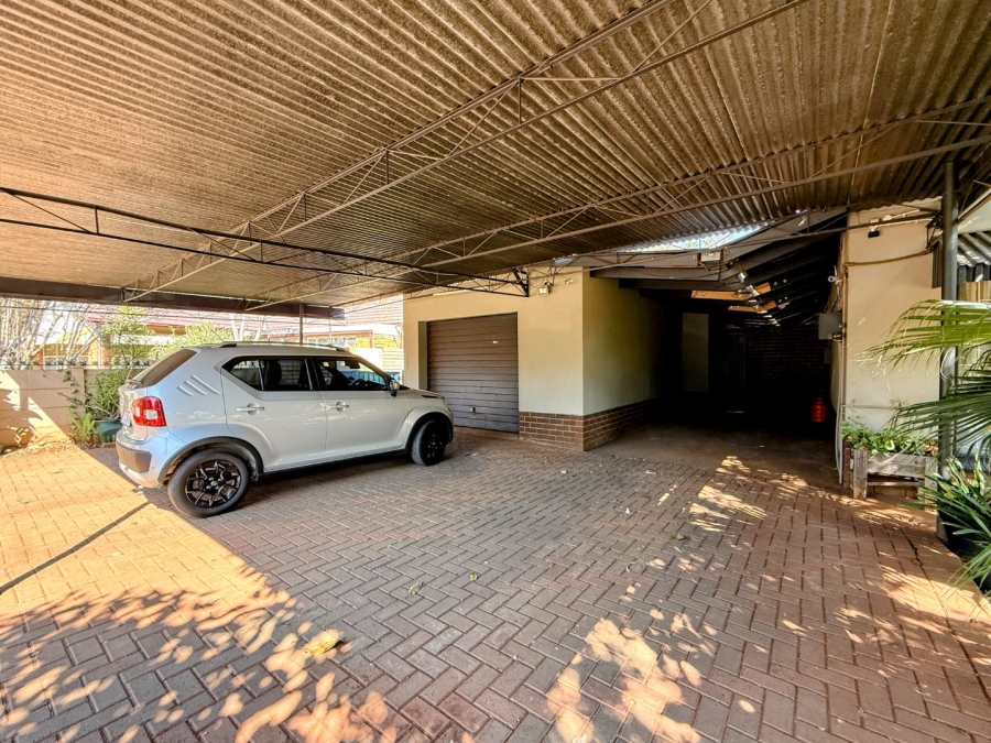 4 Bedroom Property for Sale in Queenswood Gauteng