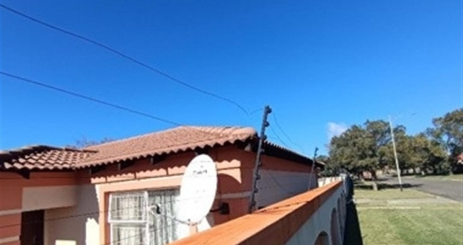 2 Bedroom Property for Sale in Glenvarloch Gauteng