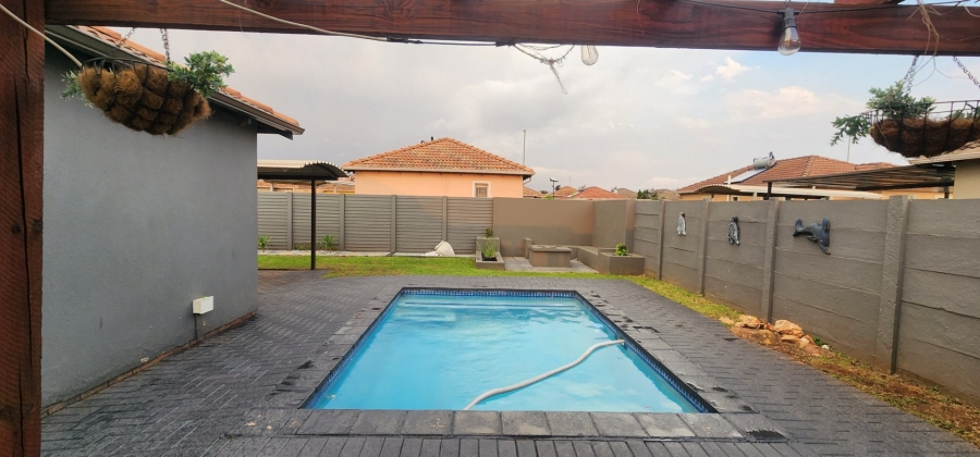 3 Bedroom Property for Sale in Sky City Gauteng