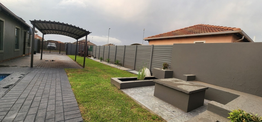 3 Bedroom Property for Sale in Sky City Gauteng