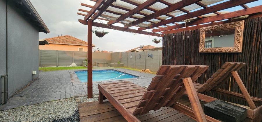 3 Bedroom Property for Sale in Sky City Gauteng
