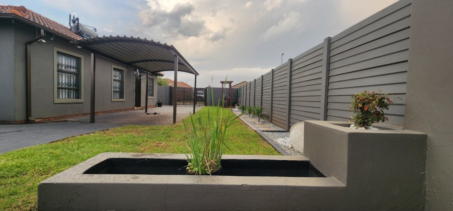 3 Bedroom Property for Sale in Sky City Gauteng