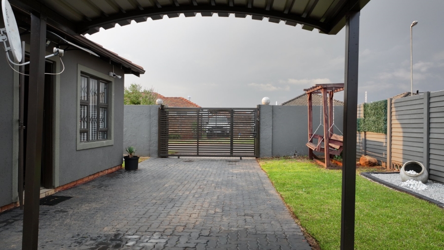 3 Bedroom Property for Sale in Sky City Gauteng