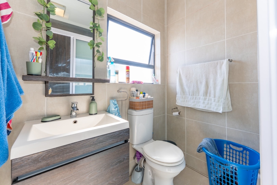 1 Bedroom Property for Sale in Modderfontein Gauteng