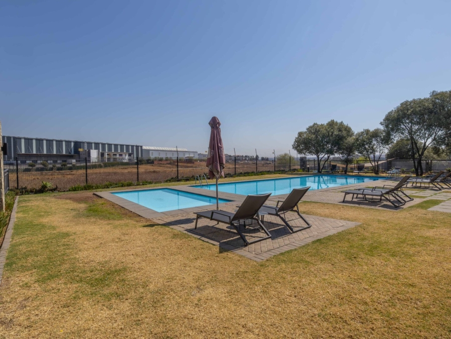 1 Bedroom Property for Sale in Modderfontein Gauteng