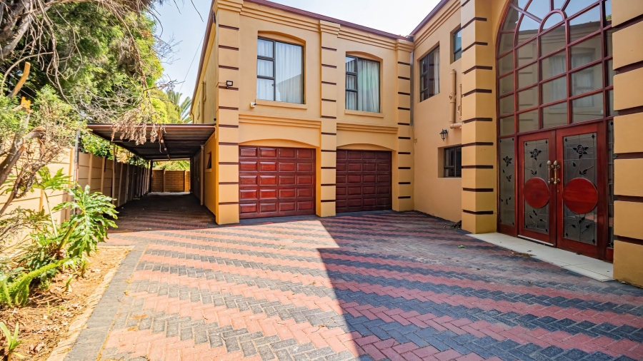 6 Bedroom Property for Sale in Bedfordview Gauteng