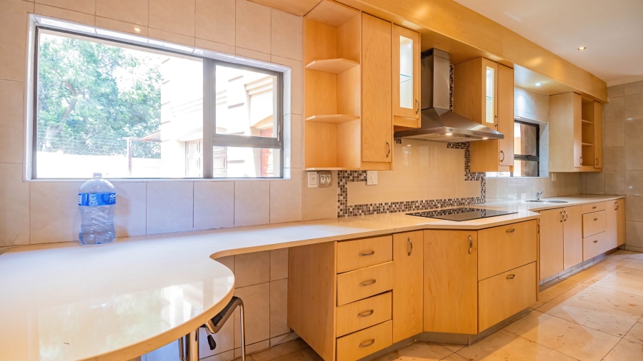 6 Bedroom Property for Sale in Bedfordview Gauteng