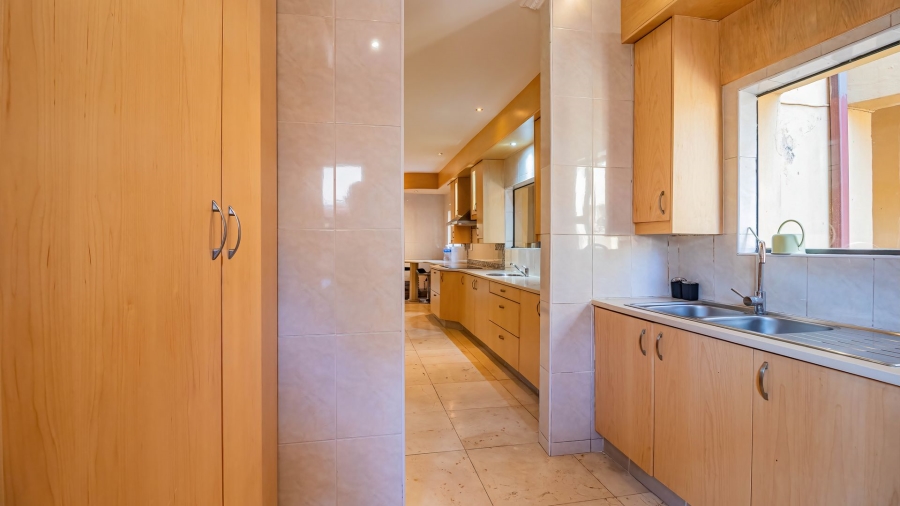 6 Bedroom Property for Sale in Bedfordview Gauteng