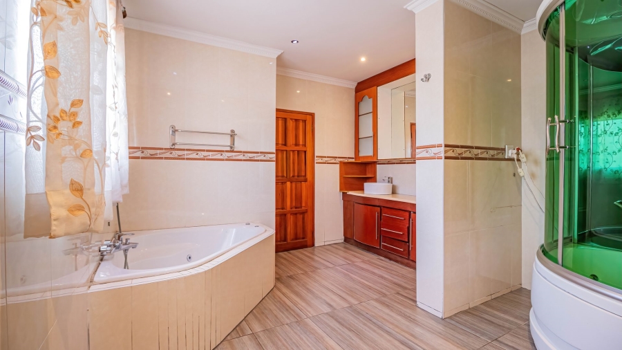 6 Bedroom Property for Sale in Bedfordview Gauteng