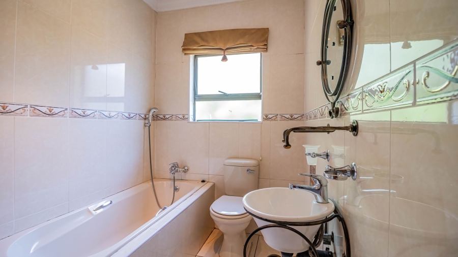 6 Bedroom Property for Sale in Bedfordview Gauteng