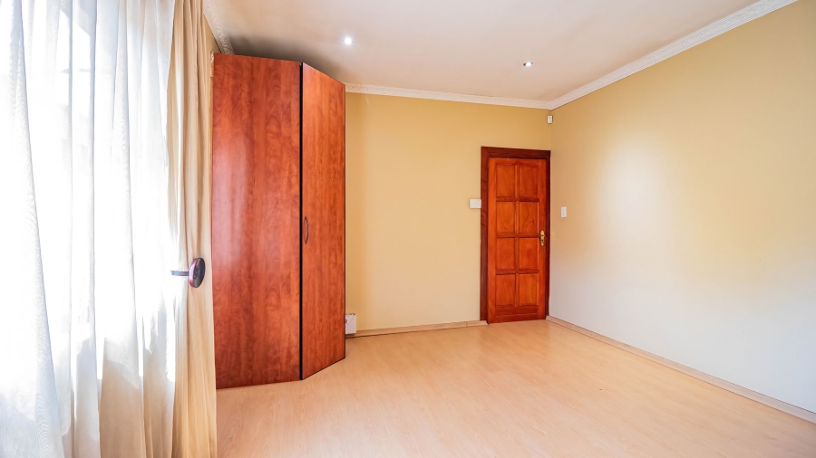 6 Bedroom Property for Sale in Bedfordview Gauteng