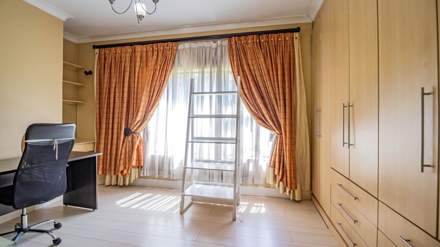 6 Bedroom Property for Sale in Bedfordview Gauteng