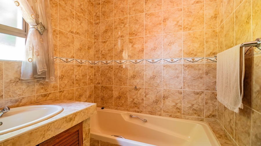 6 Bedroom Property for Sale in Bedfordview Gauteng