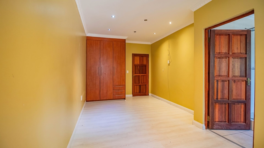 6 Bedroom Property for Sale in Bedfordview Gauteng