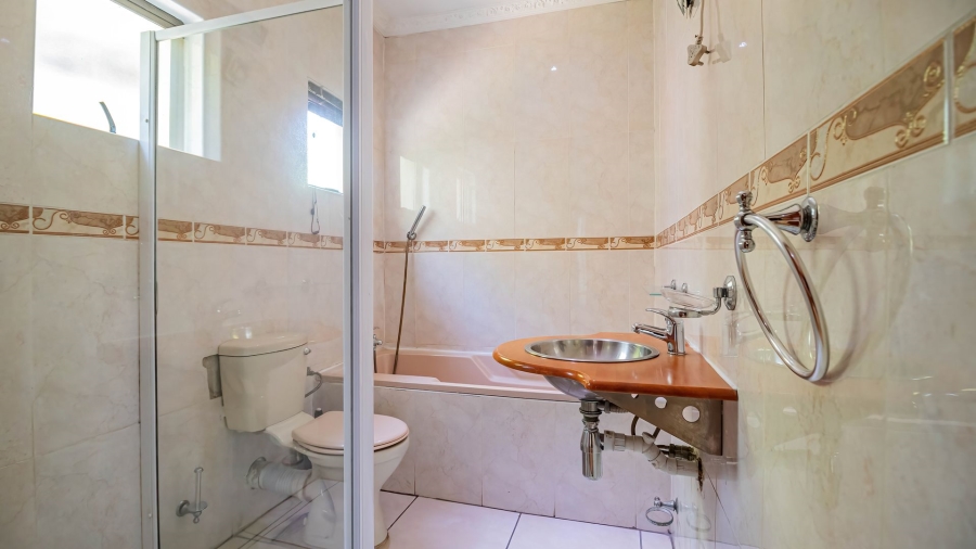6 Bedroom Property for Sale in Bedfordview Gauteng
