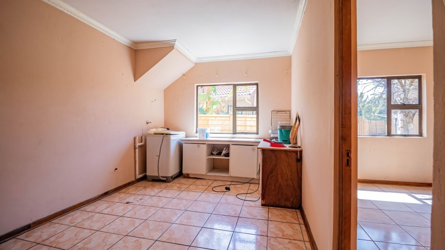 6 Bedroom Property for Sale in Bedfordview Gauteng