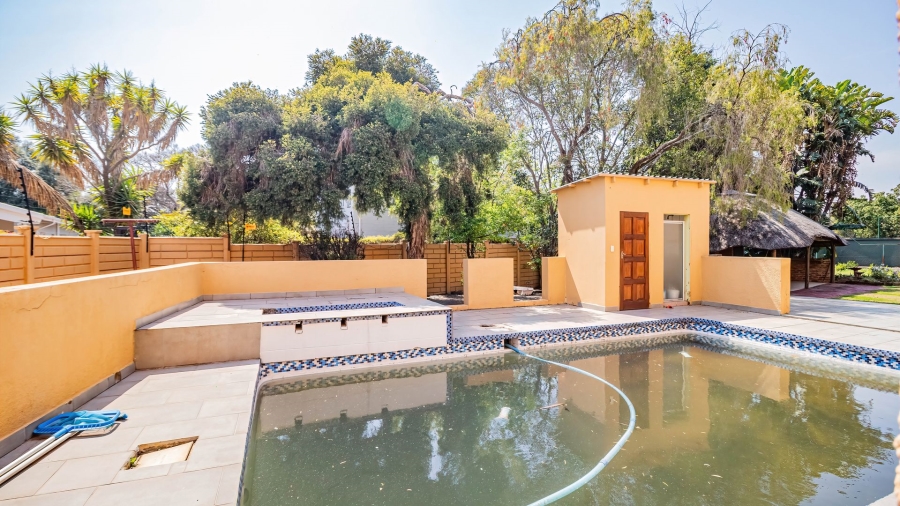 6 Bedroom Property for Sale in Bedfordview Gauteng