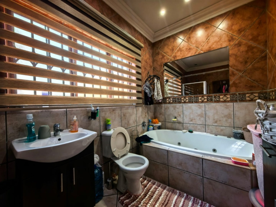 3 Bedroom Property for Sale in Rose Acres Estate Gauteng