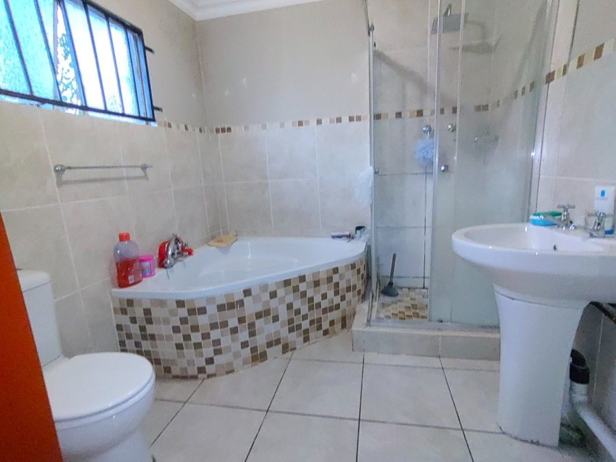 3 Bedroom Property for Sale in The Orchards Gauteng