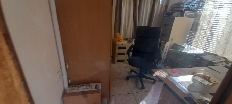 Commercial Property for Sale in Heatherdale AH Gauteng
