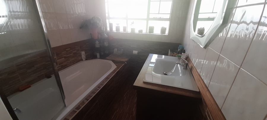 Commercial Property for Sale in Heatherdale AH Gauteng