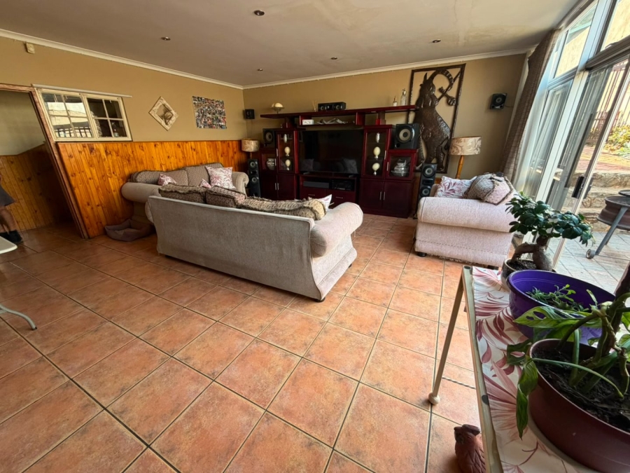 3 Bedroom Property for Sale in Mountain View Gauteng