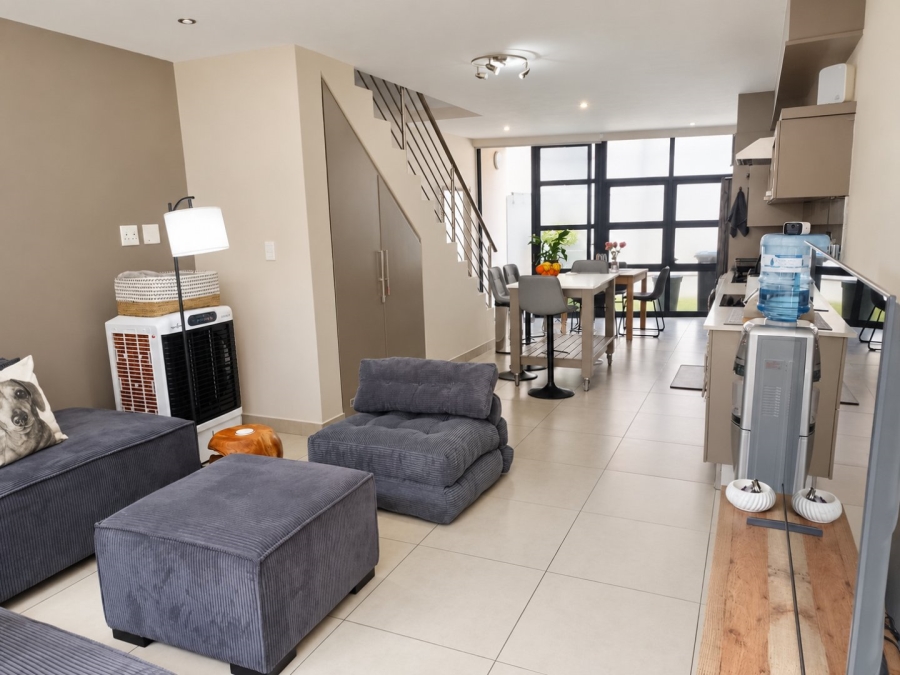 2 Bedroom Property for Sale in Die Wilgers Gauteng
