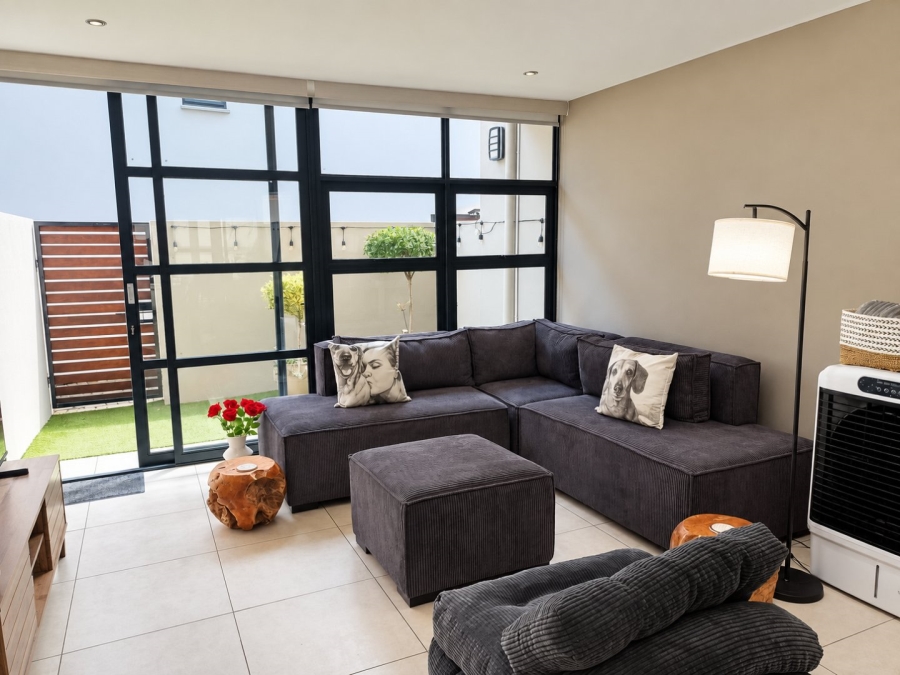 2 Bedroom Property for Sale in Die Wilgers Gauteng