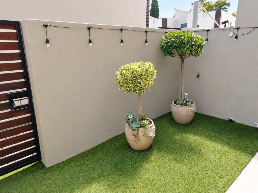 2 Bedroom Property for Sale in Die Wilgers Gauteng
